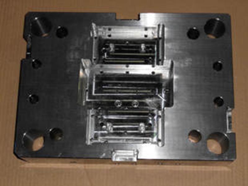 绿春精密塑料模-06